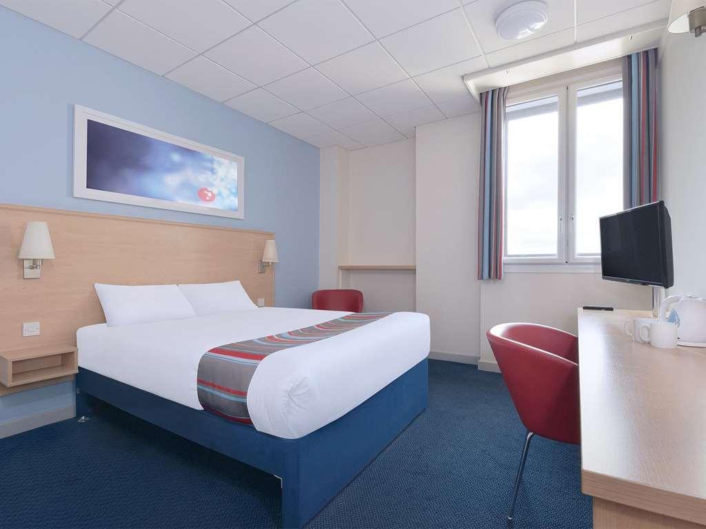 Hotel Travelodge Upton Way 3*